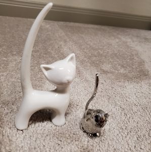 Cat ring holders